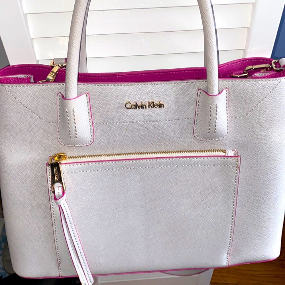 Calvin Klein large purse - mint condition